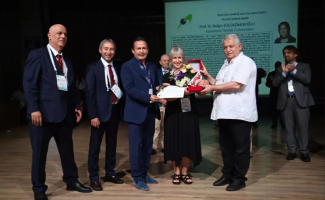 Award to President Şeker from Turkish Physical Society