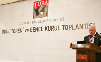 TÜBA Şeref Üyesi Prof. Dr. Münci Kalayoğlu’nun ‘Dünyada ve Türkiye’de Organ Naklinin Dünü Bugünü Yarını’ Konulu Akademi Konferansı