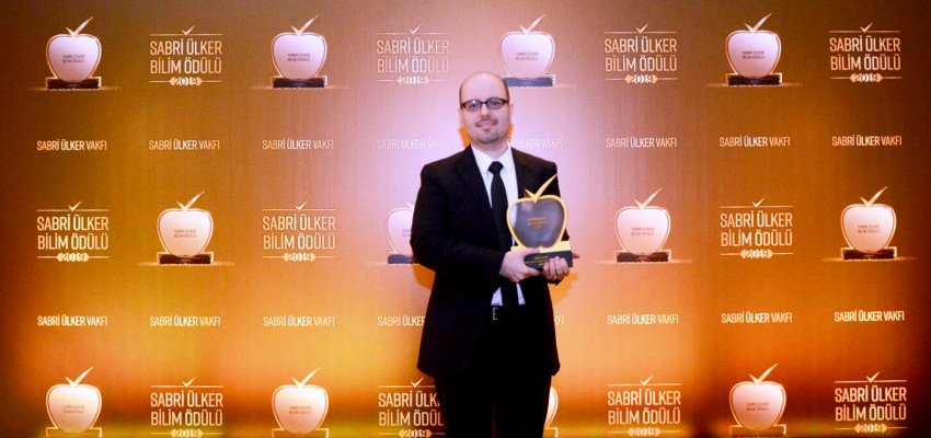 TÜBA-GEBİP Üyesi Doç. Dr. Tamer Önder’e “2019 Sabri Ülker Bilim Ödülü”