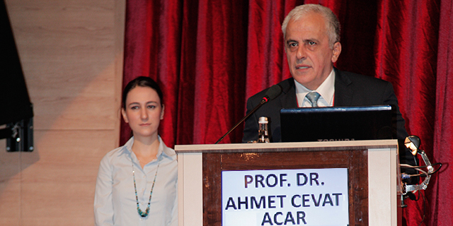 TÜBA Başkanı Prof. Dr. Ahmet Cevat ACAR, ANKOS Kütüphane ve Bilgi Merkezi Yöneticileri Toplantısına Katıldı